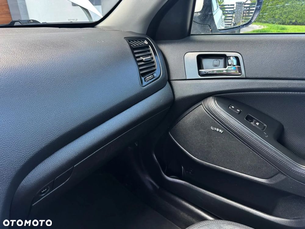 Kia Optima - 26