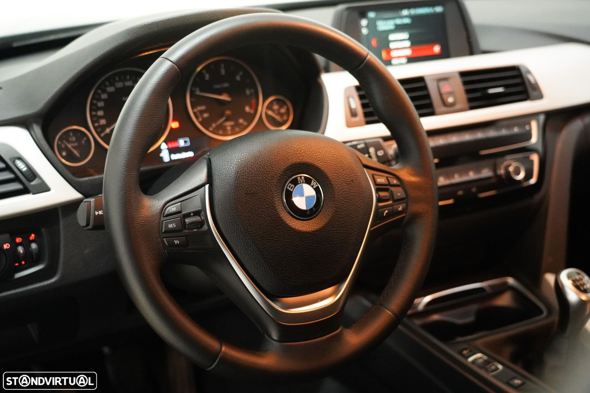 BMW 318 d Touring - 8