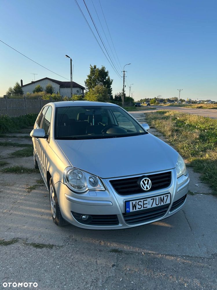 Volkswagen Polo 1.4 16V Comfortline - 2