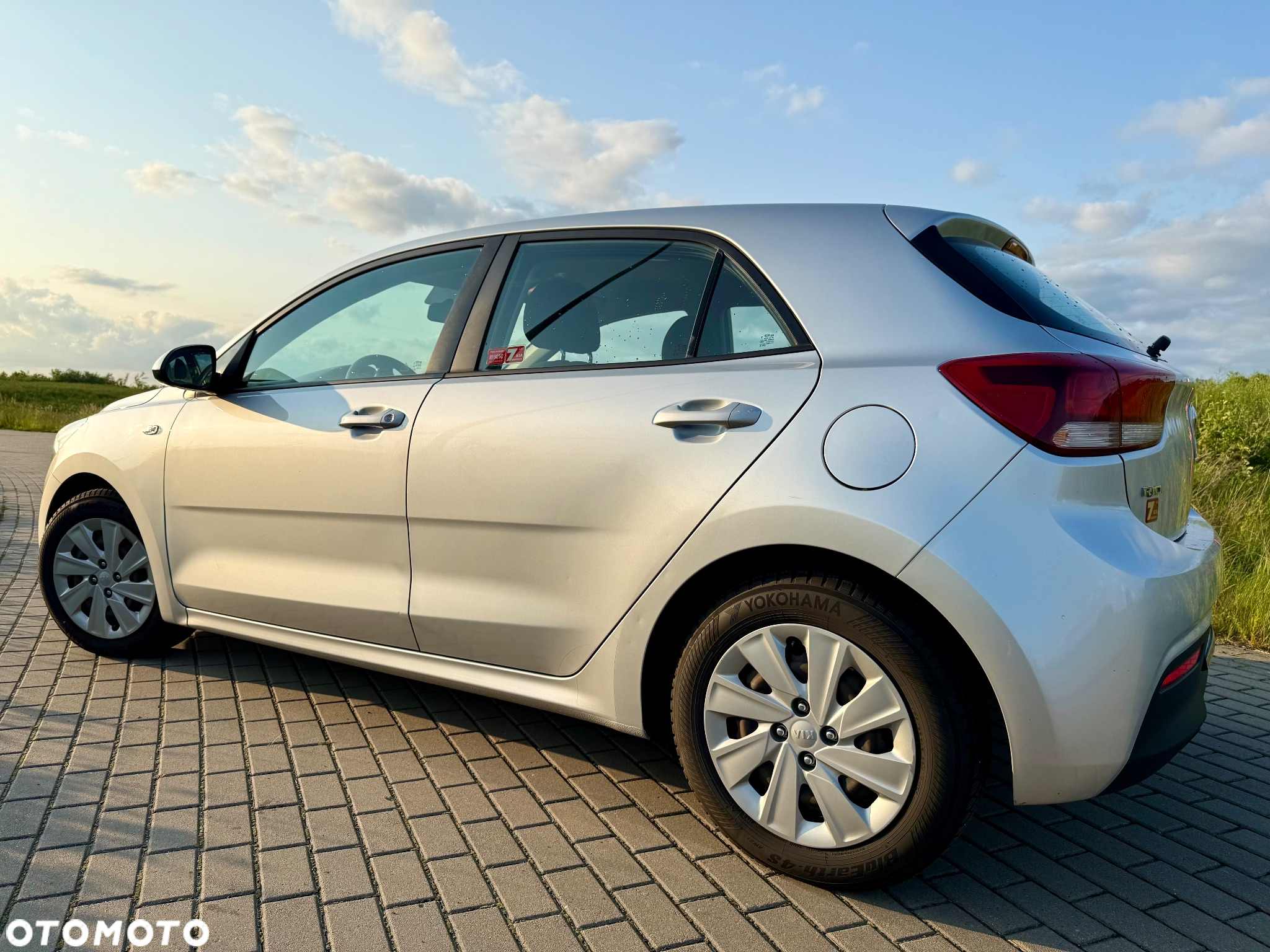 Kia Rio 1.2 L - 4