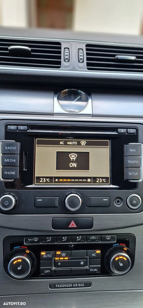 Volkswagen Passat - 17