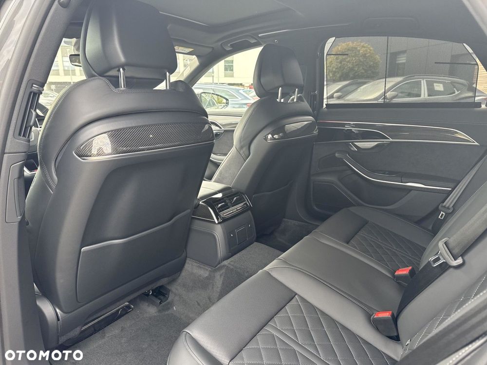 Audi S8 - 25