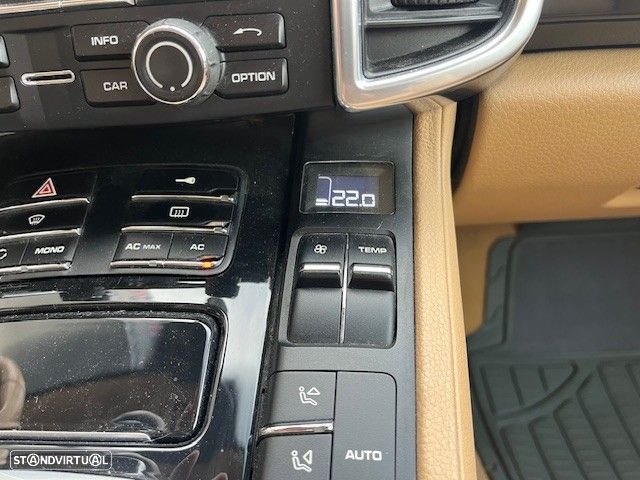 Porsche Cayenne - 25