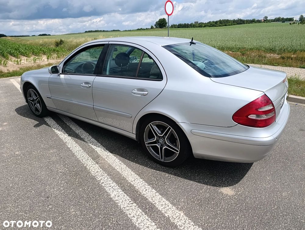 Mercedes-Benz Klasa E 200 CDI Classic - 12
