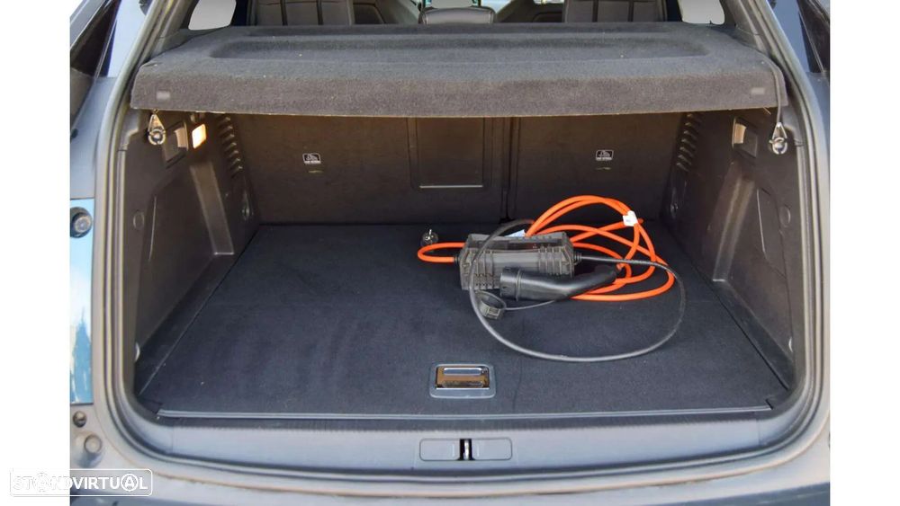 Peugeot 3008 1.6 Hybrid GT e-EAT8 - 29