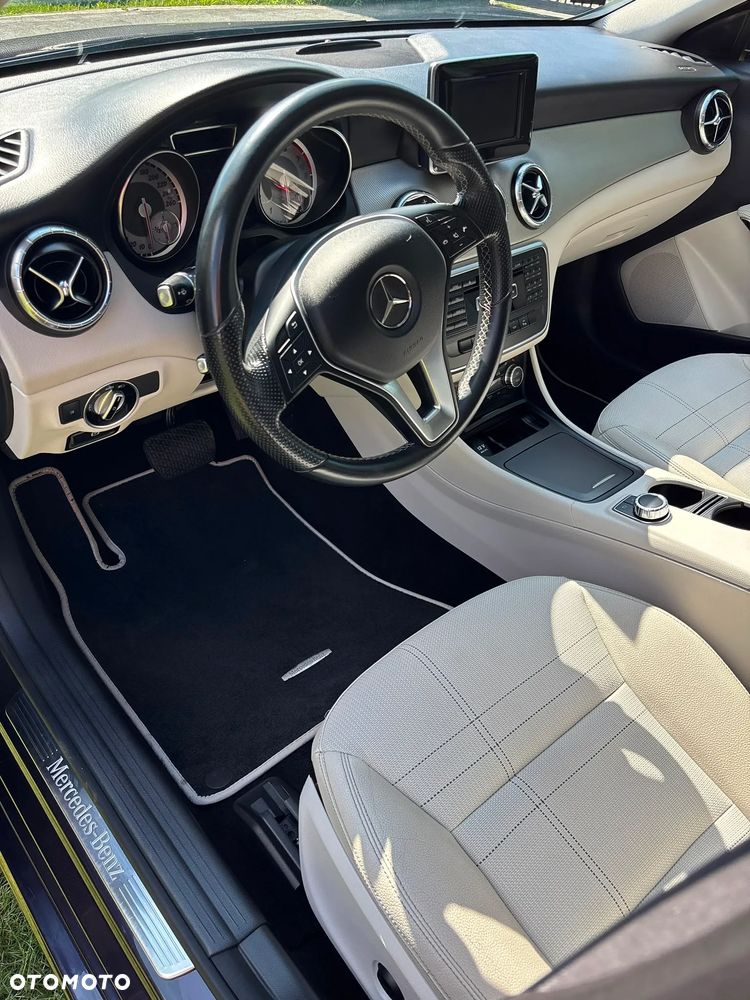 Mercedes-Benz CLA 250 4-Matic - 4