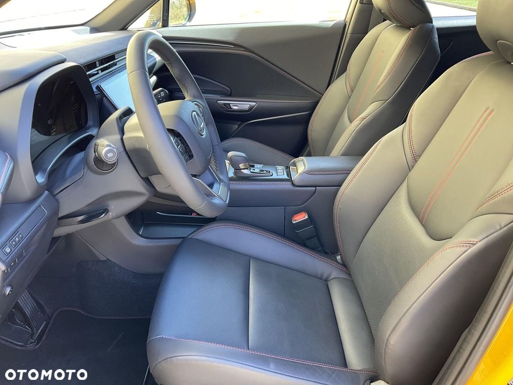 Lexus LBX 1.5 Hybrid Emotion - 12