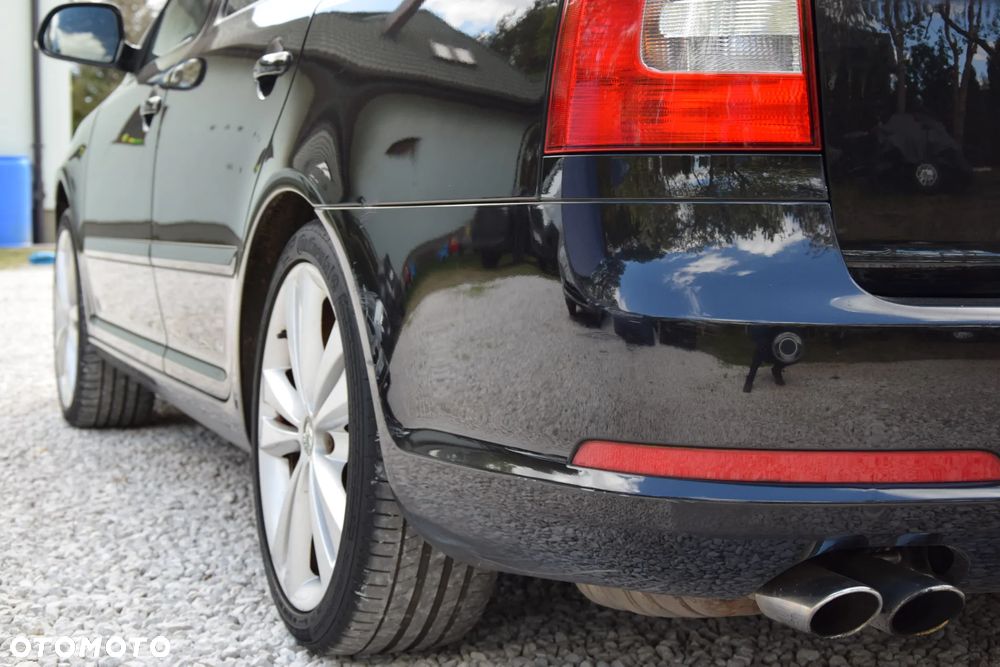 Skoda Octavia 2.0 TSI RS - 12