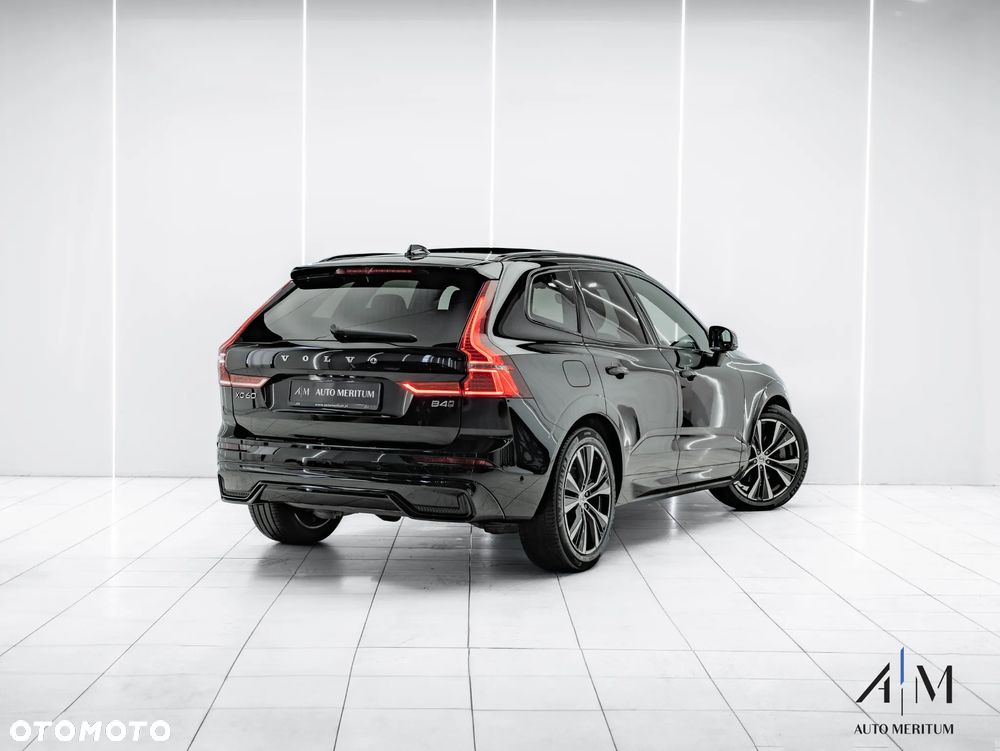 Volvo XC 60 B4 D AWD Ultimate Dark - 4