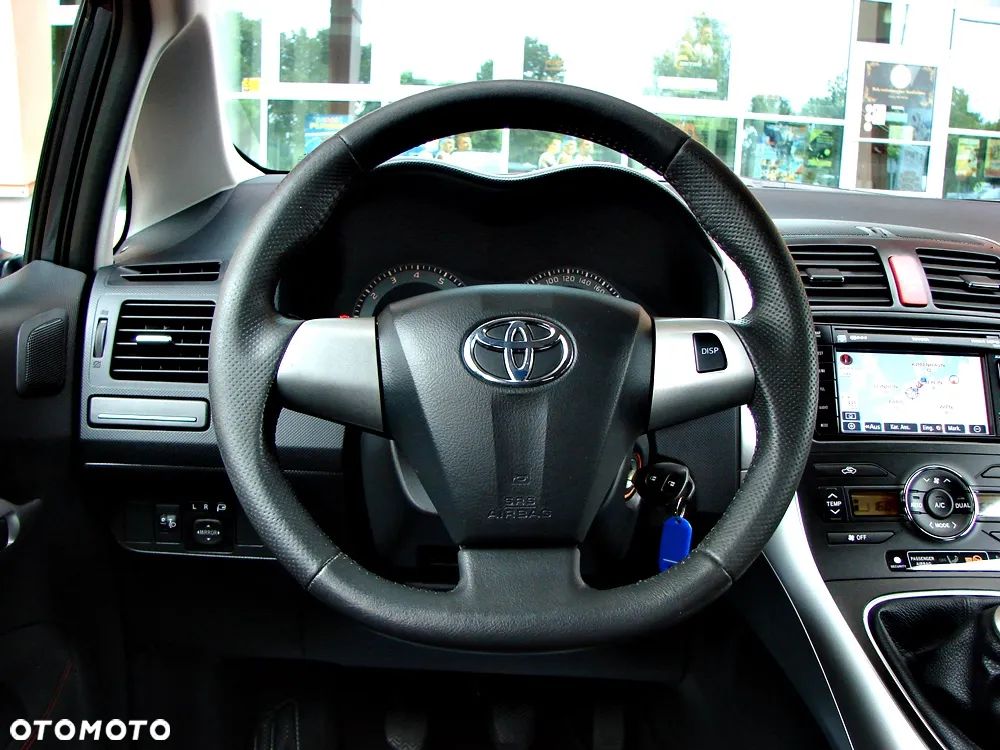 Toyota Auris 1.6 Premium Comfort - 28