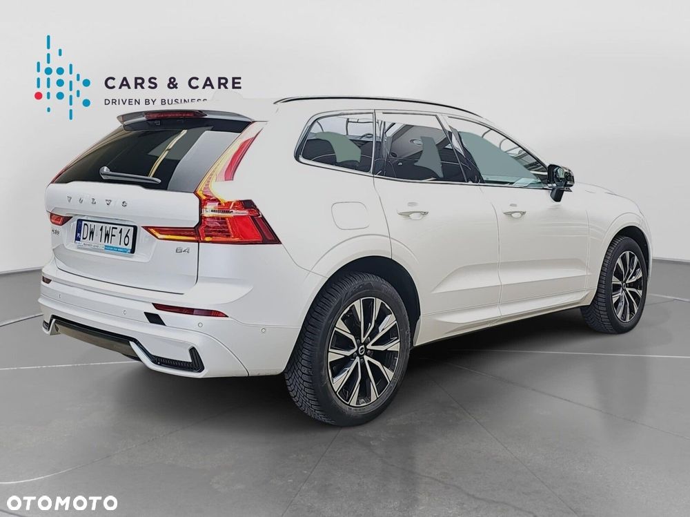 Volvo XC 60 B4 D Plus Dark - 31