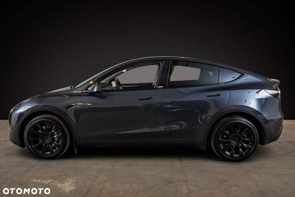 Tesla Model Y Long Range Dual Motor AWD - 3