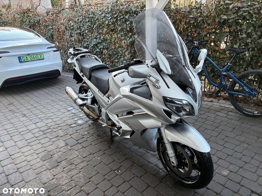 Yamaha FJR - 4