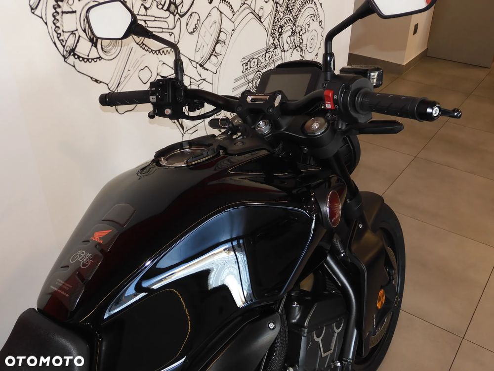 Honda CB - 11