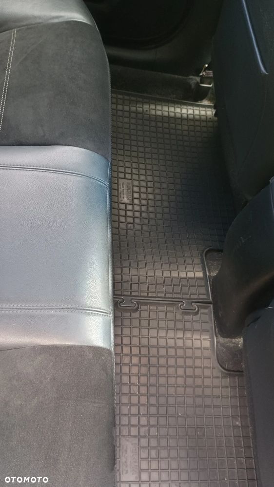 Toyota Avensis 1.8 Sol plus NAVI - 13