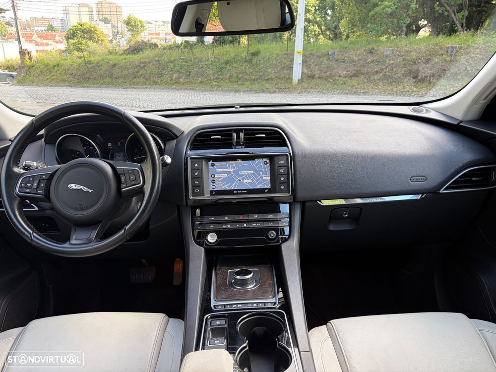 Jaguar F-Pace 2.0 i4D Prestige AWD Aut. - 21