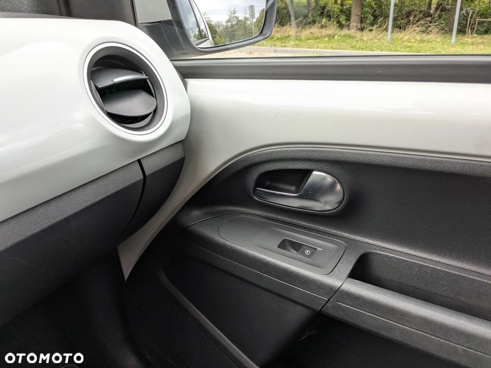 Volkswagen up! 1.0 move - 13
