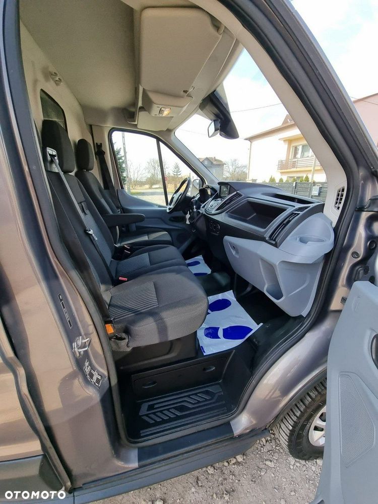 Ford Transit - 12