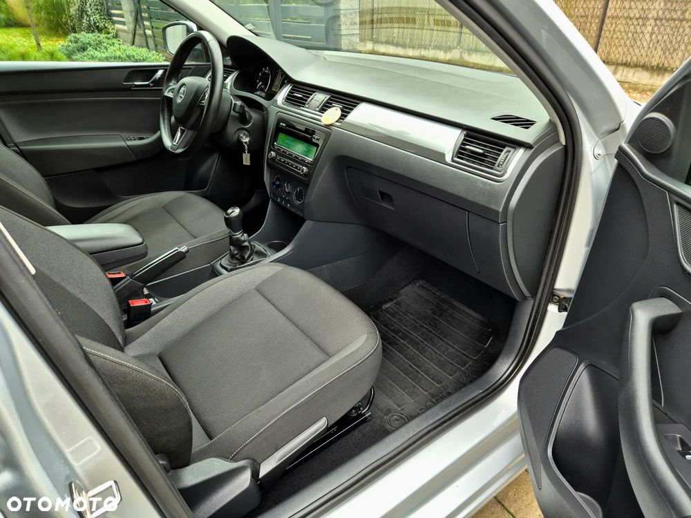 Skoda RAPID 1.2 TSI Ambition - 17