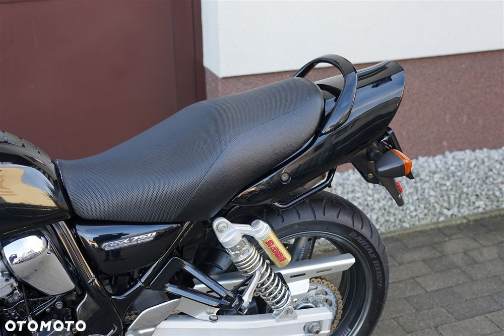 Suzuki GSX - 25