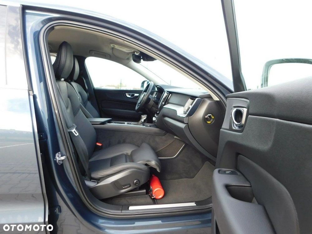 Volvo XC 60 D4 Momentum Pro - 8