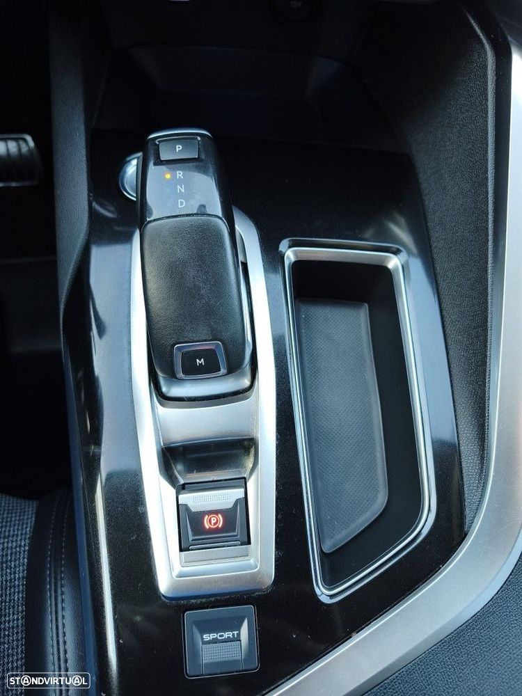 Peugeot 5008 1.2 PureTech Allure Pack EAT8 - 7
