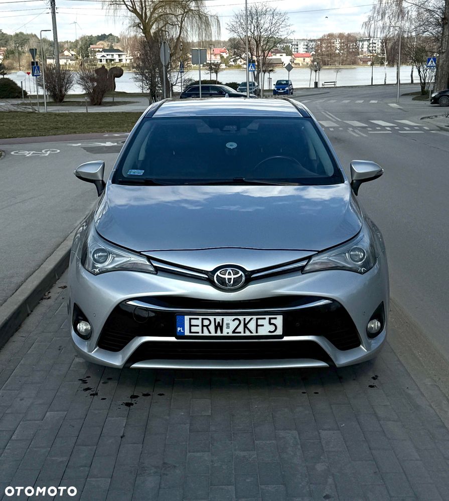 Toyota Avensis 2.0 D-4D Selection - 2