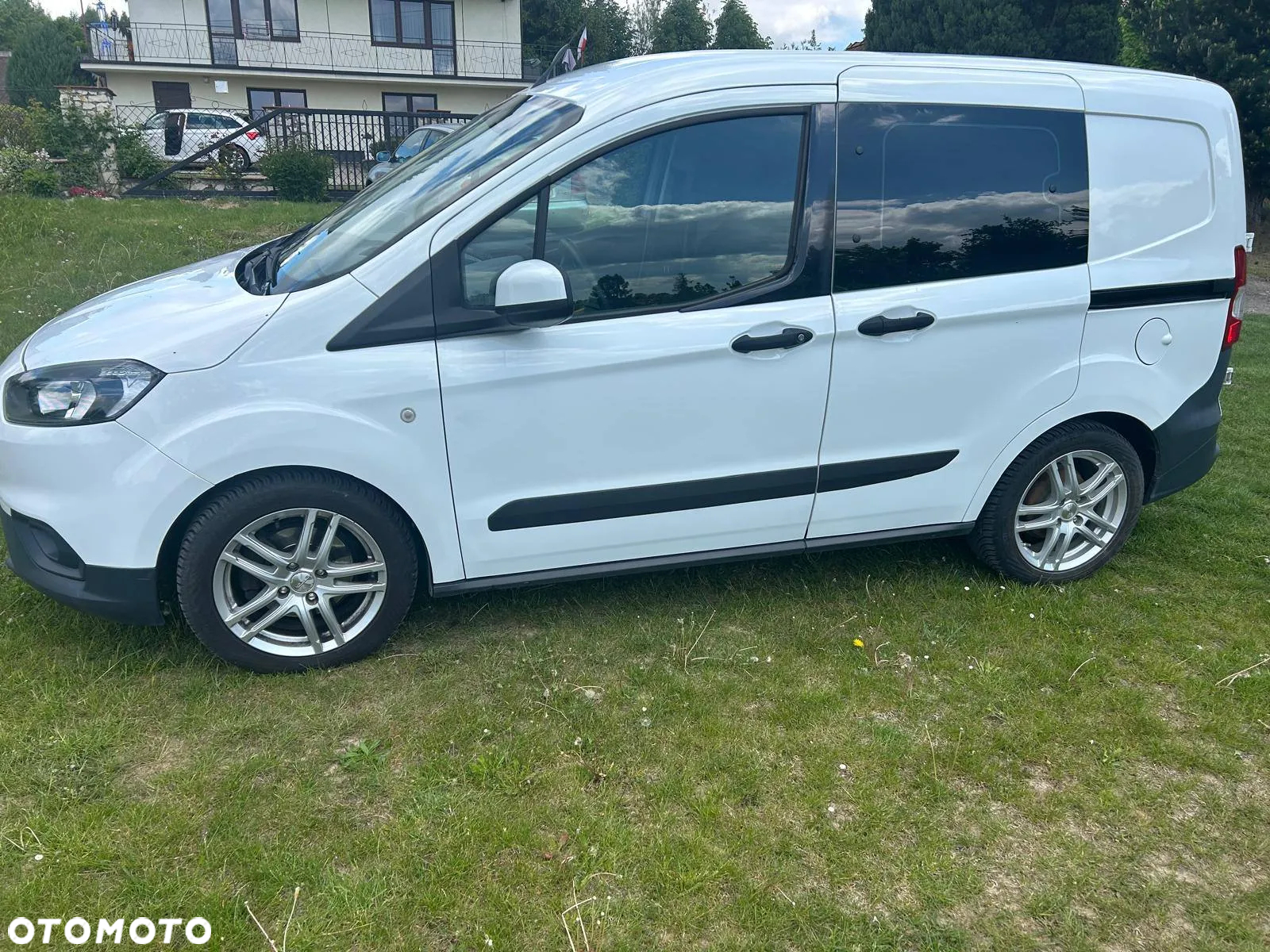 Ford Transit Courier - 3