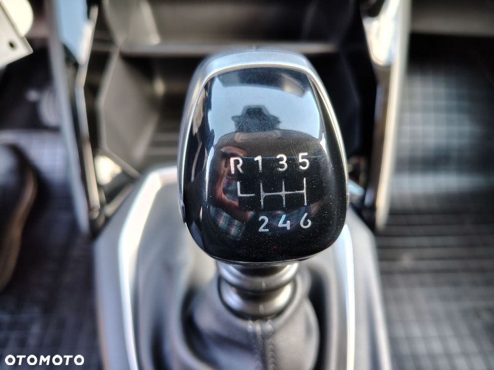 Peugeot 208 - 20