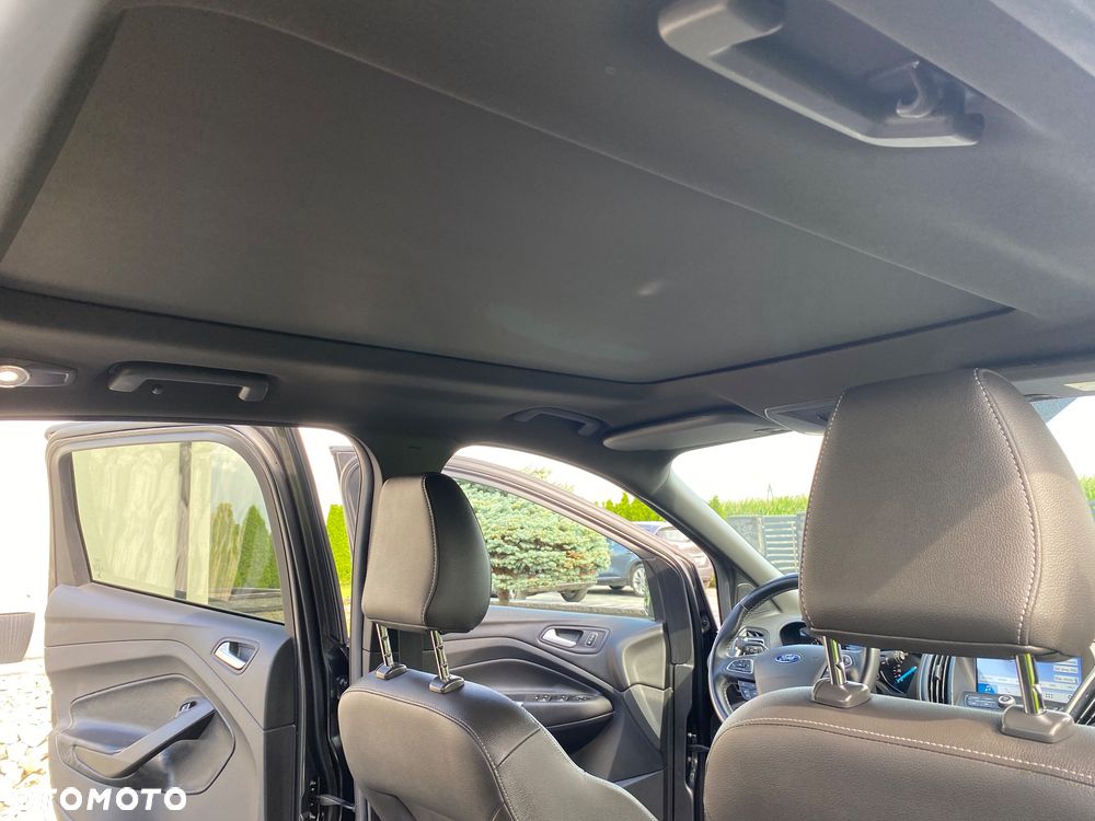 Ford Kuga 1.5 EcoBoost 2x4 ST-Line - 24