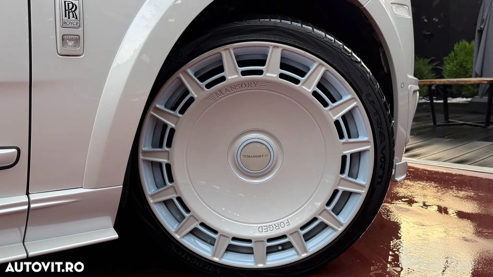 Rolls-Royce Cullinan Standard - 33