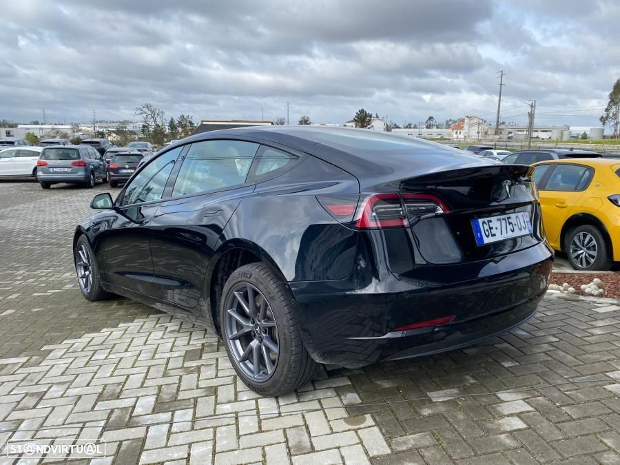 Tesla Model 3 - 4