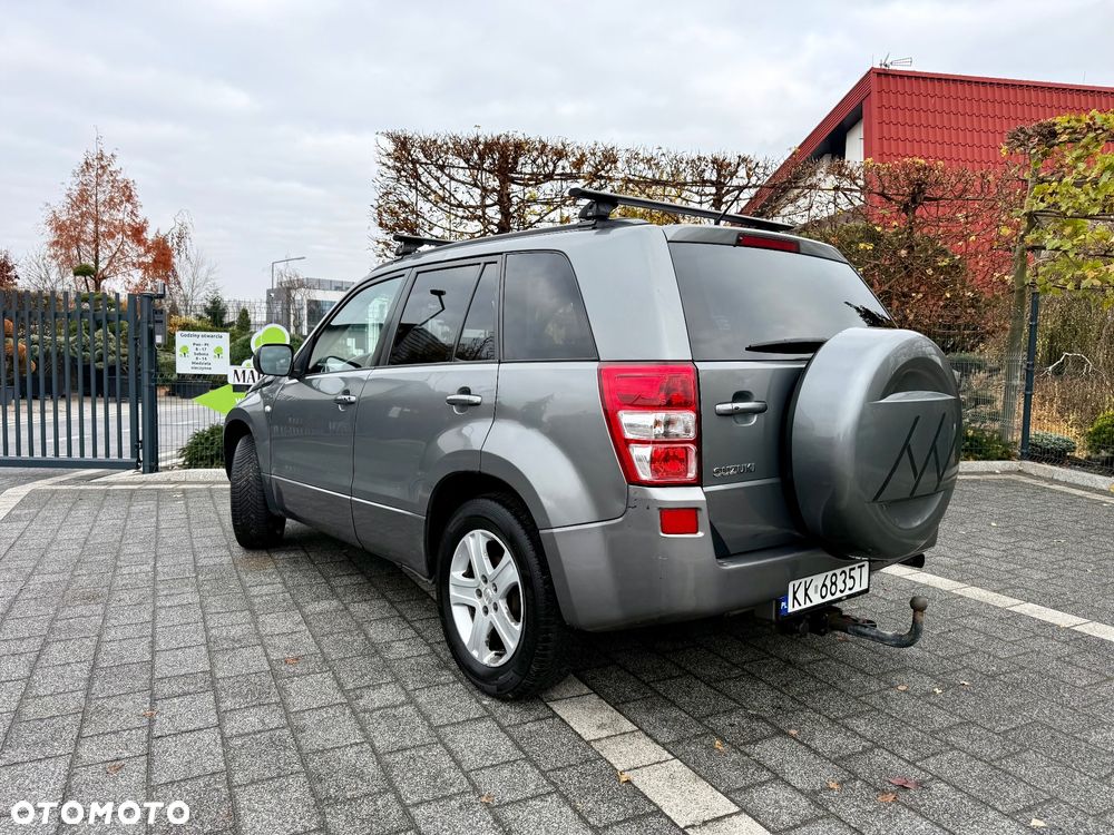 Suzuki Grand Vitara 2.0 Comfort + - 5