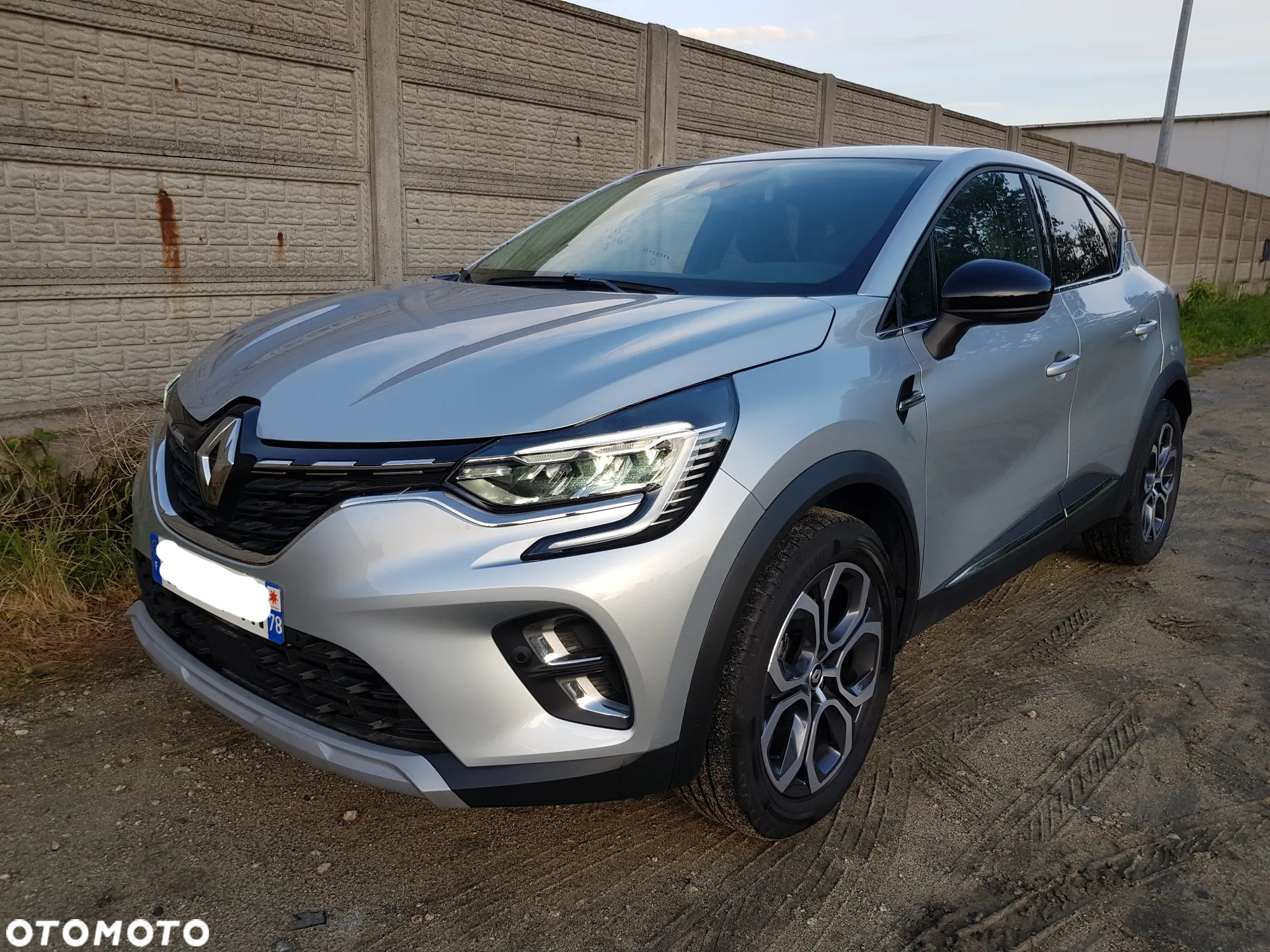 Renault Captur 1.3 TCe mHEV Techno EDC - 4