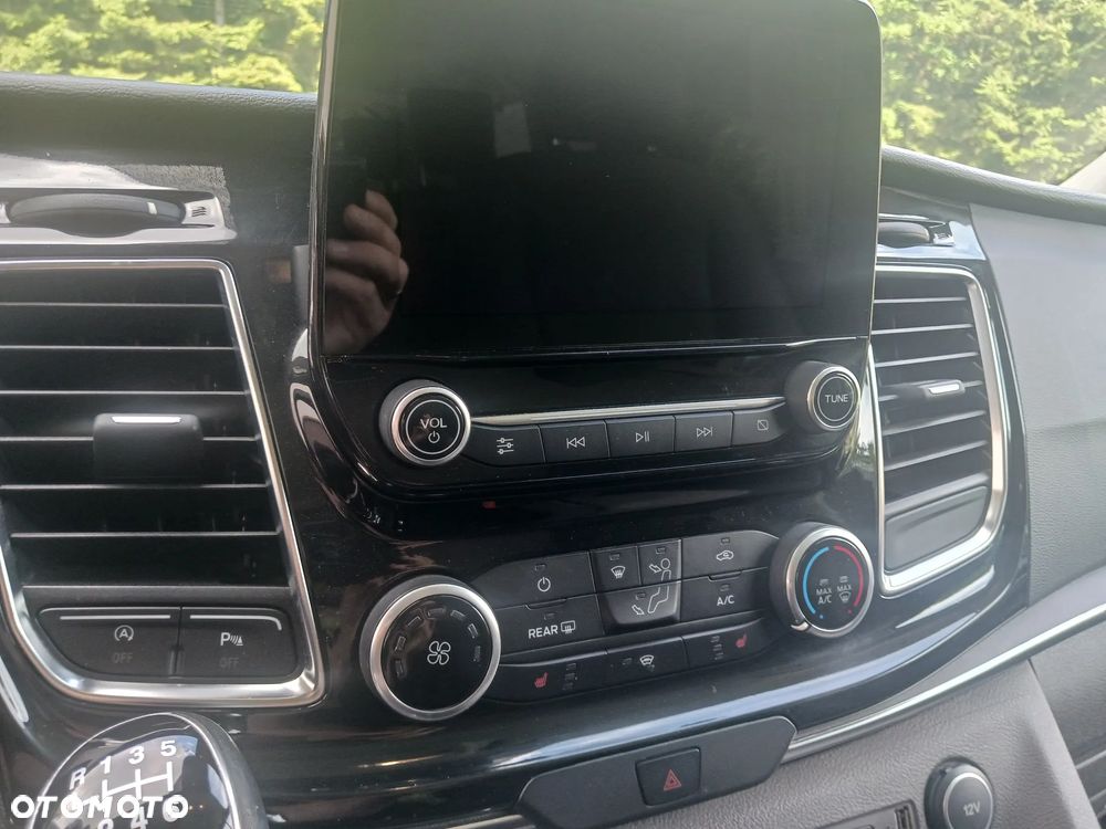 Ford Tourneo Custom 2.0 EcoBlue L1 Titanium - 10