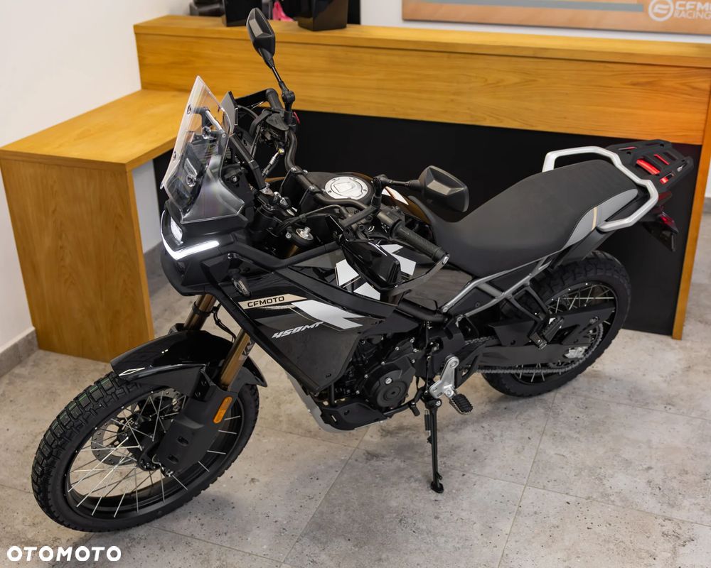 CFMoto MT - 5