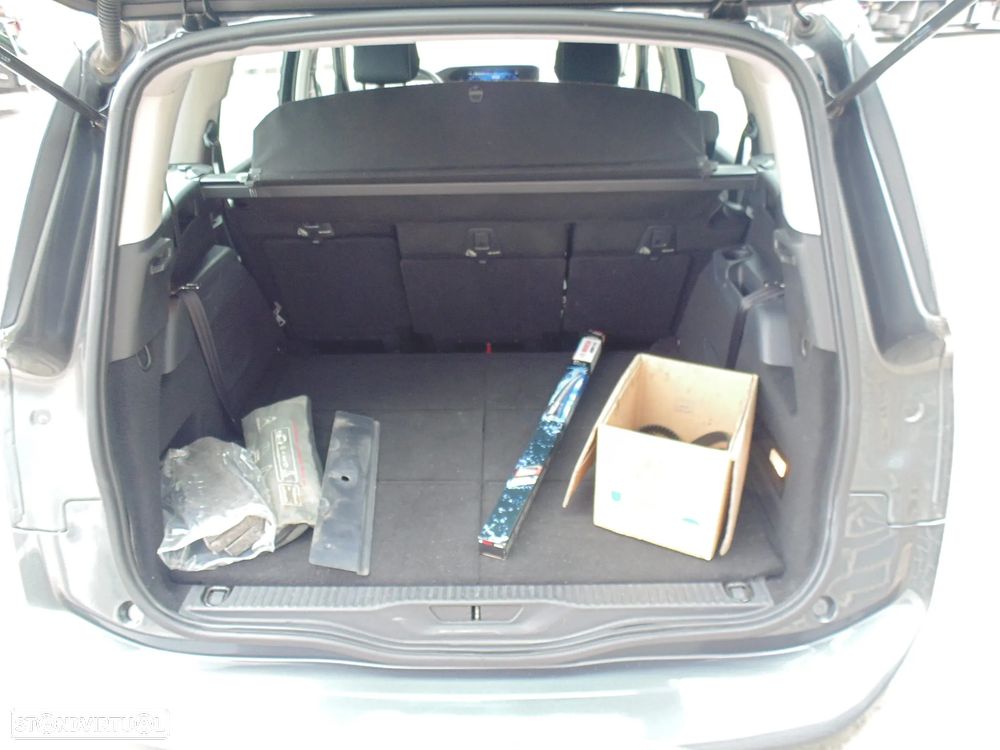 Citroën C4 Grand Picasso 1.6 e-HDi Intensive — fotografia 16