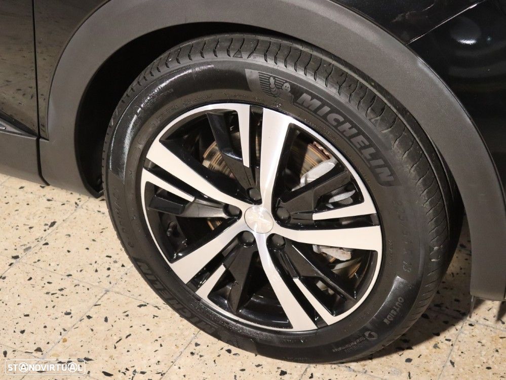 Peugeot 3008 1.6 Hybrid GT Pack e-EAT8 - 32