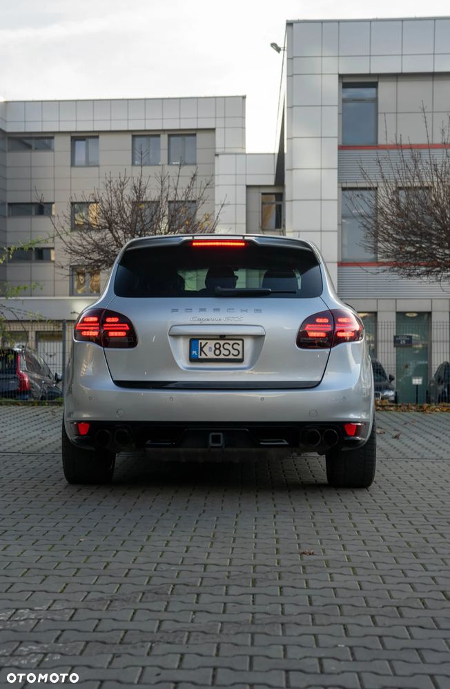 Porsche Cayenne GTS - 10