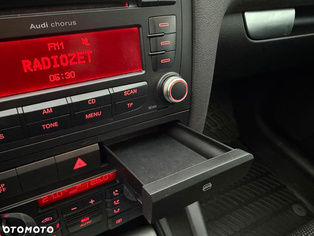 Audi A3 Sportback 1.8 TFSI Ambiente - 26