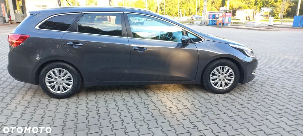 Kia Ceed 1.6 GDI Dream-Team Edition - 13