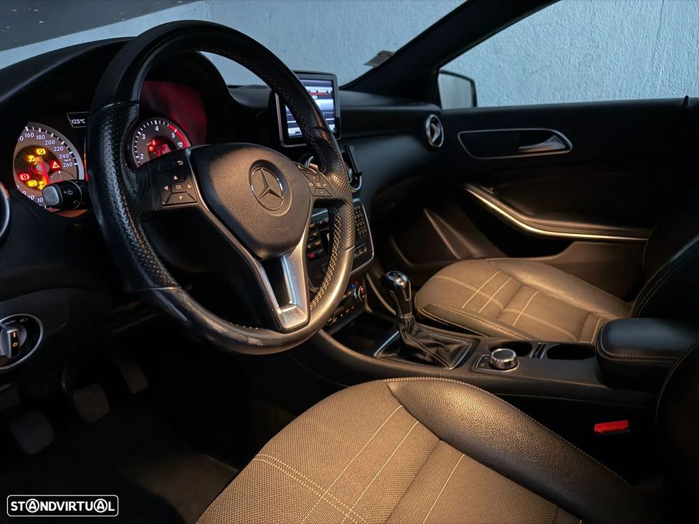 Mercedes-Benz A 200 CDI AMG Line - 19