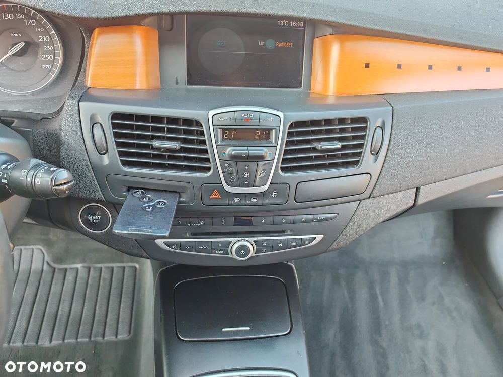 Renault Laguna 2.0 dCi FAP Initiale - 6