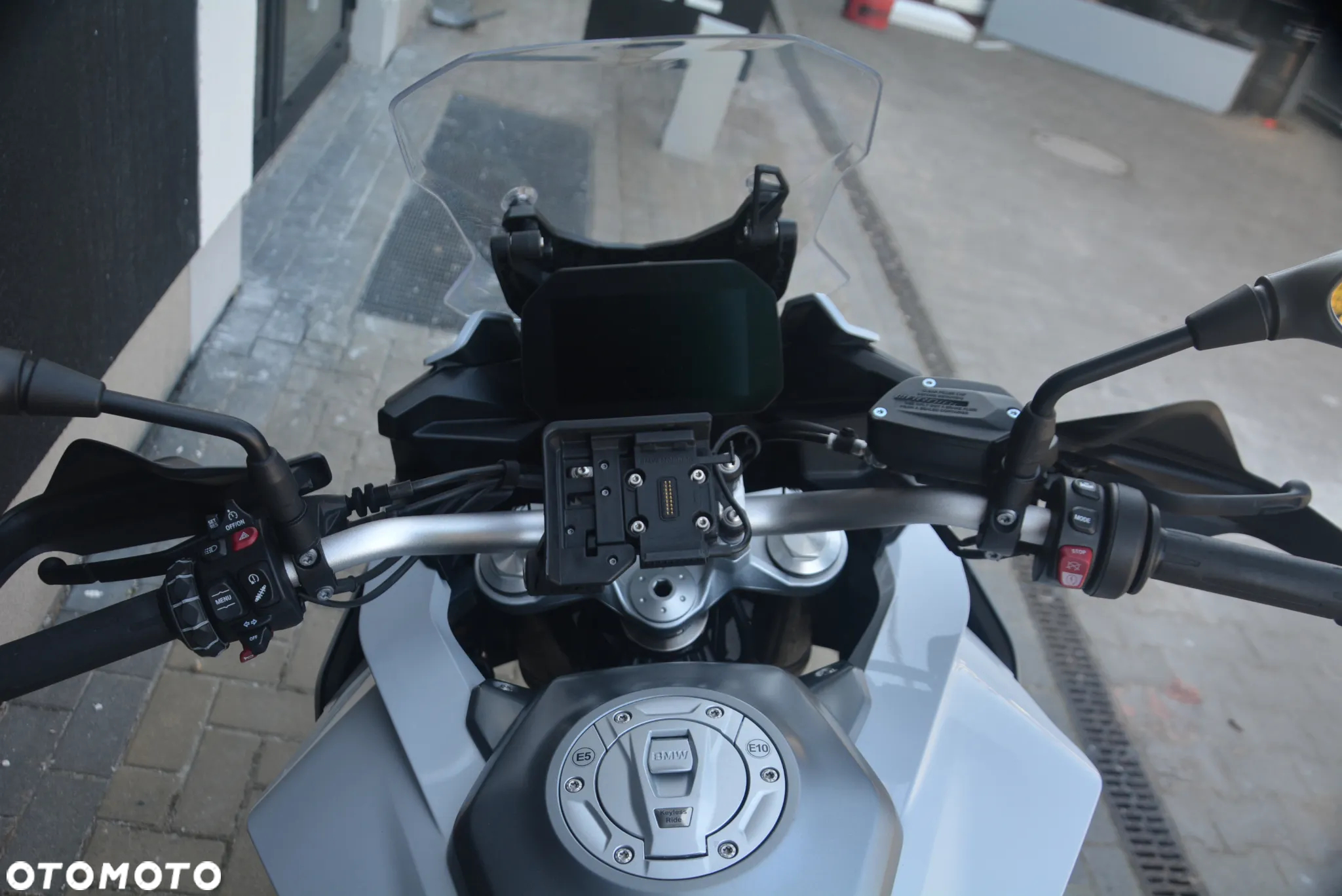 BMW XR - 17
