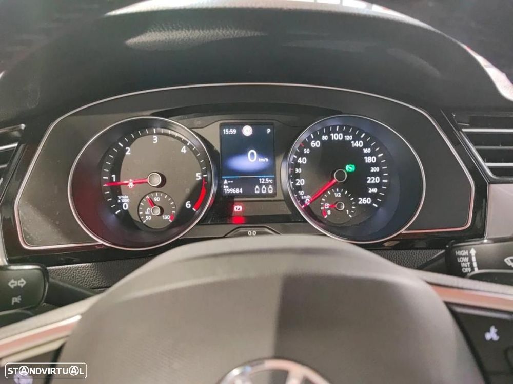 VW Passat 2.0 TDI Business DSG - 4