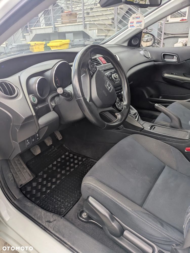 Honda Civic 1.6 i-DTEC Lifestyle Black Edition - 4