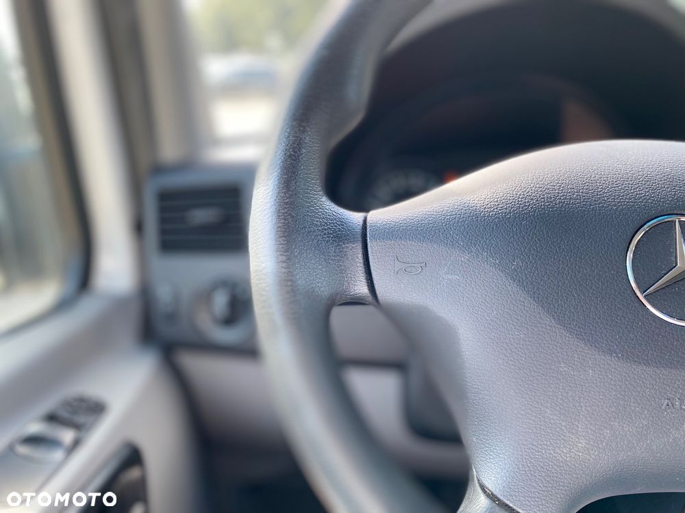 Mercedes-Benz Sprinter - 16