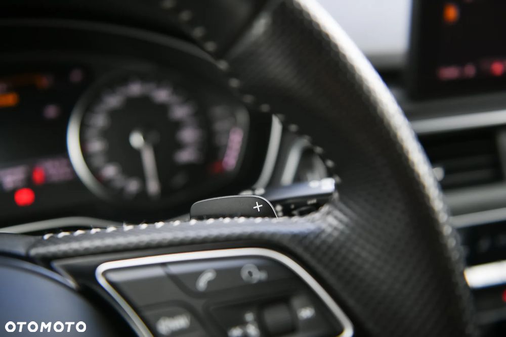 Audi A4 Avant 40 g-tron S tronic S line - 27