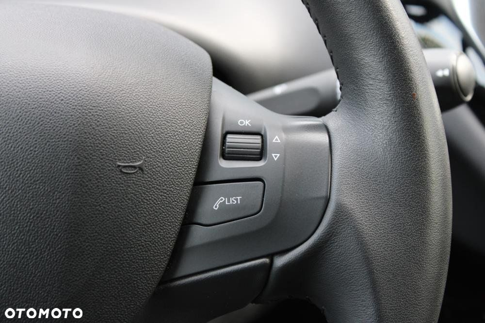 Peugeot 208 - 20