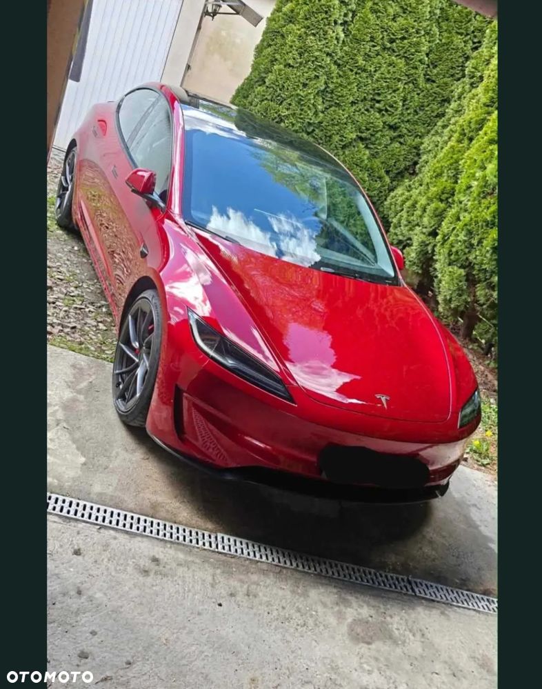 Tesla Model 3 - 3